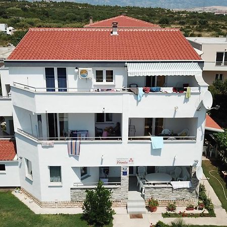 Apartmani Veronika Novalja Kültér fotó