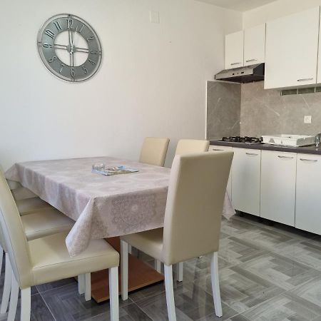 Apartmani Veronika Novalja Kültér fotó